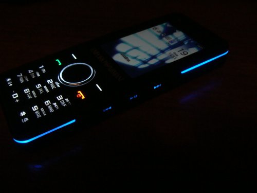 Samsung M7500 Emporio ARMANI Night Effect         !