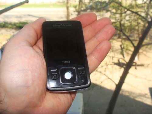    Sony Ericsson T303  - 