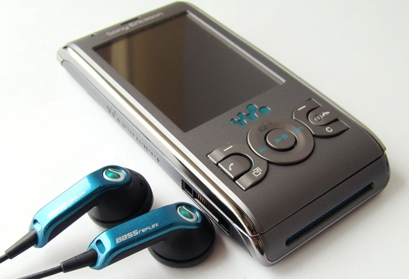 W595 Sony Ericsson   -  9