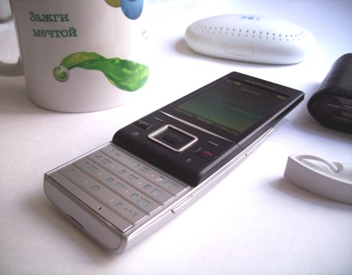  Sony Ericsson Hazel 