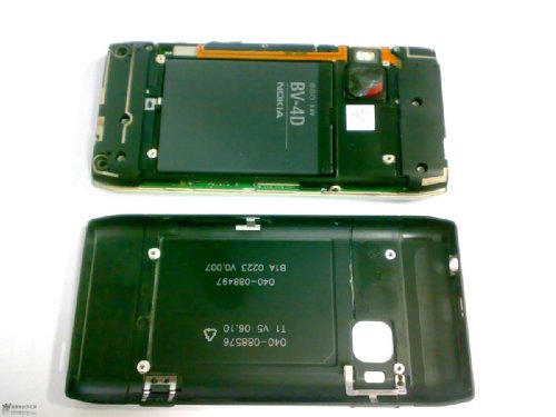 "Шпионские" фото Nokia N9 - большой экран, QWERTY-клавиатура, ОС MeeGo