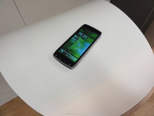  Acer Iconia Smart