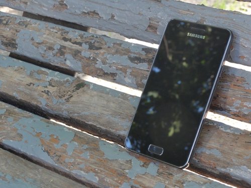  Samsung Galaxy R (i9301)
