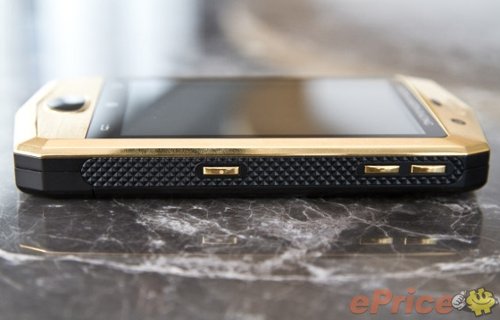 Aston-Martin-Aspire-Android-luxury-3
