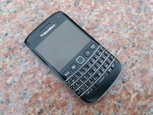  BlackBerry Bold 9790  BlackBerry Curve 9320