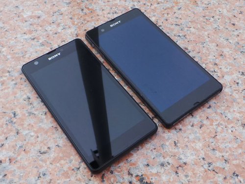  Sony Xperia ZR