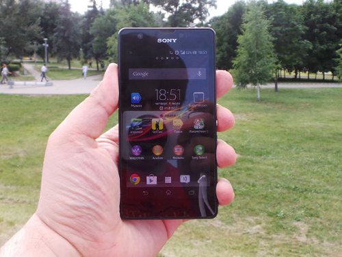  Sony Xperia ZR