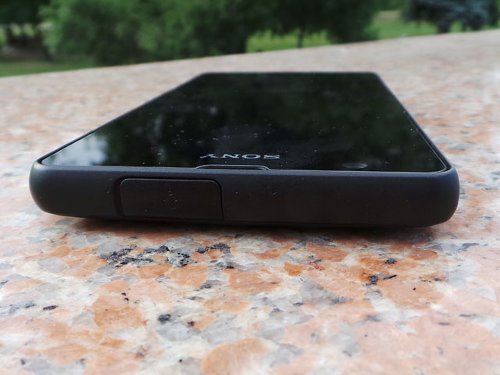  Sony Xperia ZR