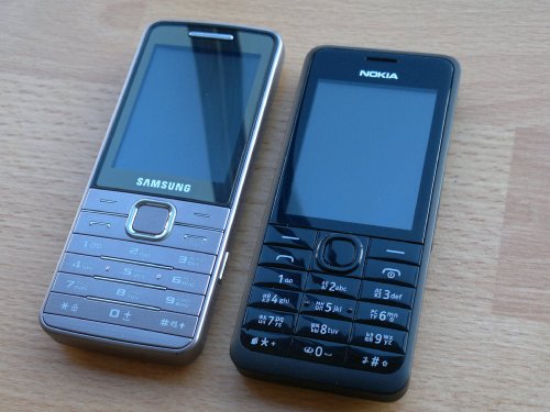   Nokia 301 Dual  Samsung GT-S5610