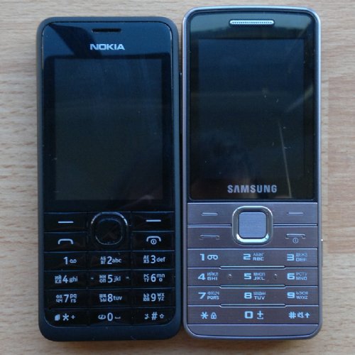   Nokia 301 Dual  Samsung GT-S5610