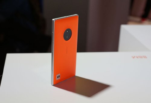 - Nokia Lumia 830    Lumia 730 / 735