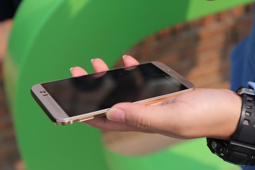 HTC One M9 Plus  One E9 Plus
