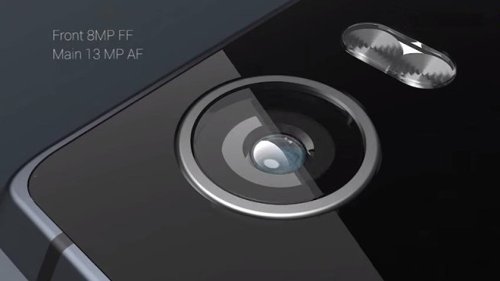 : Siswoo R9 Darkmoon    Yotaphone