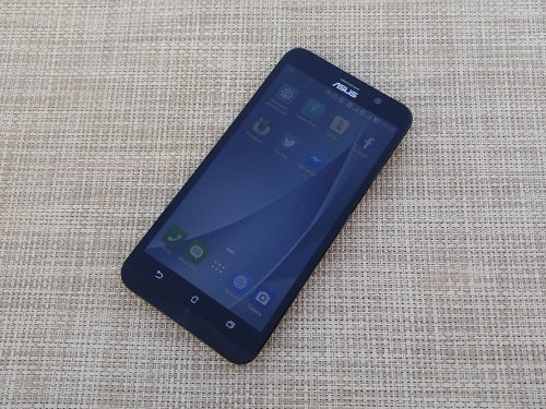  ASUS ZenFone 2 (ZE551ML)