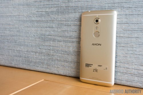 : ZTE Axon 7  