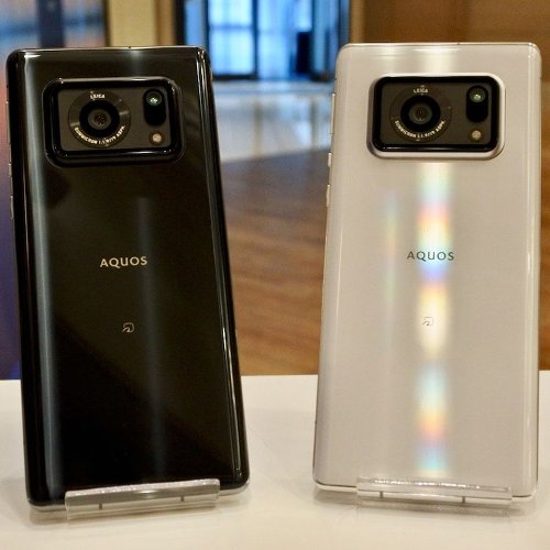 : Sharp Aquos R6  