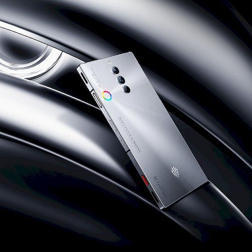 :    ZTE Red Magic 8S Pro