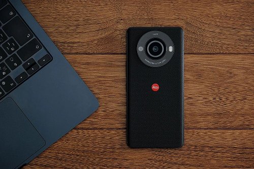 : Leica  Leitz Phone 3  1-   Snapdragon 8 Gen 2 SoC
