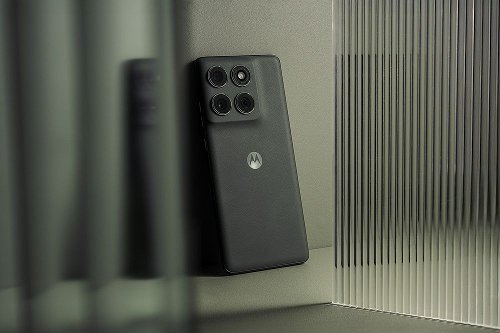 : Motorola  Edge 2025    AI Key