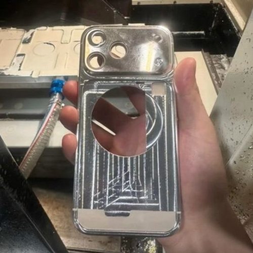 :     iPhone 17 Pro
