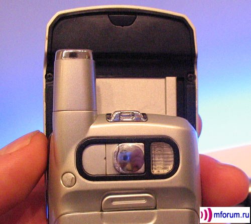 Samsung SGH-D710.
