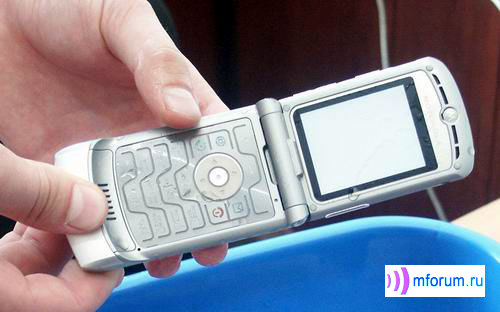 -   Motorola V3 RAZR