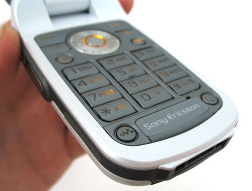    Sony Ericsson W710i