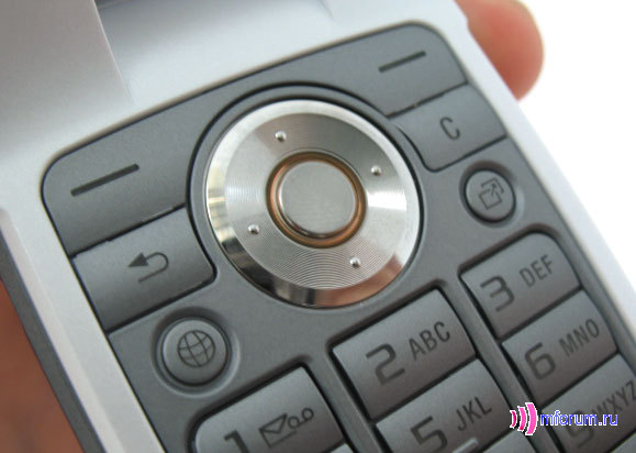    Sony Ericsson W710i